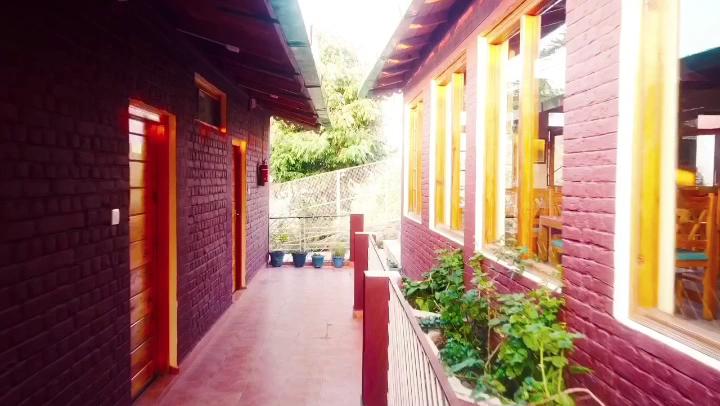 Yak and Yeti Inn – photo 2