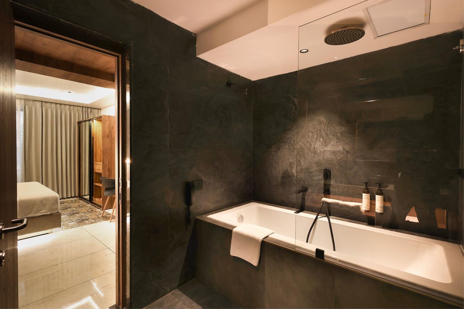 Royal Plaza Inn by RAK Rooms – photo 4