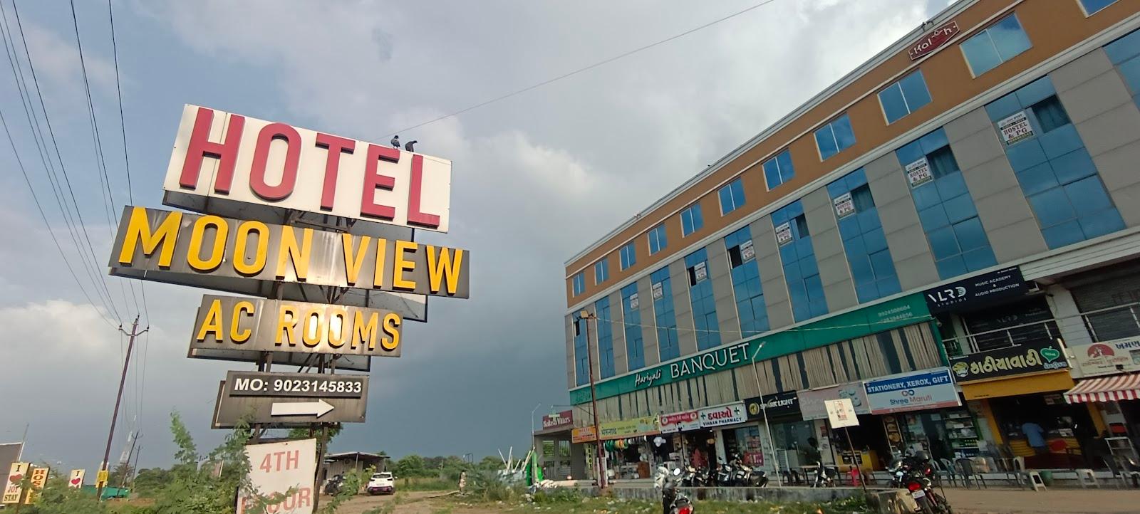 Collection O Hotel Moon View – photo 1