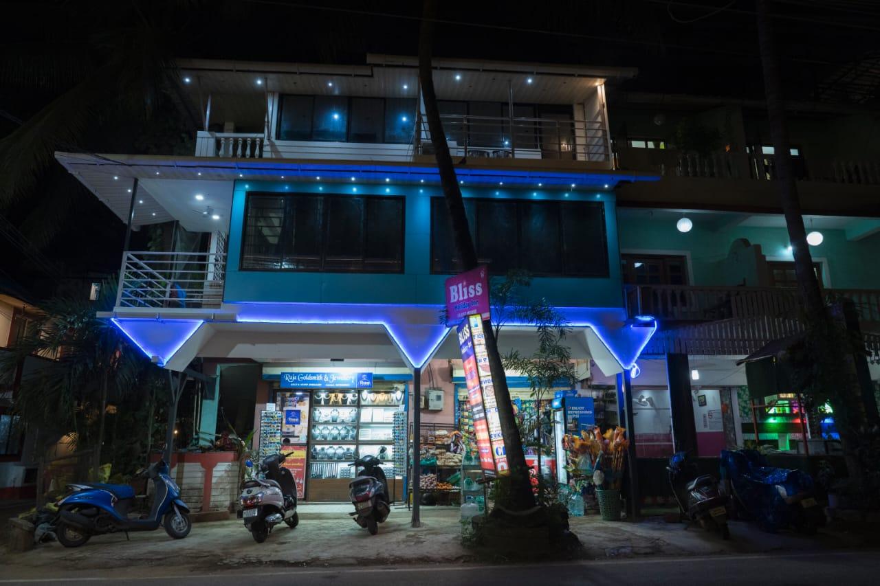 Bliss Holiday Inn – photo 1