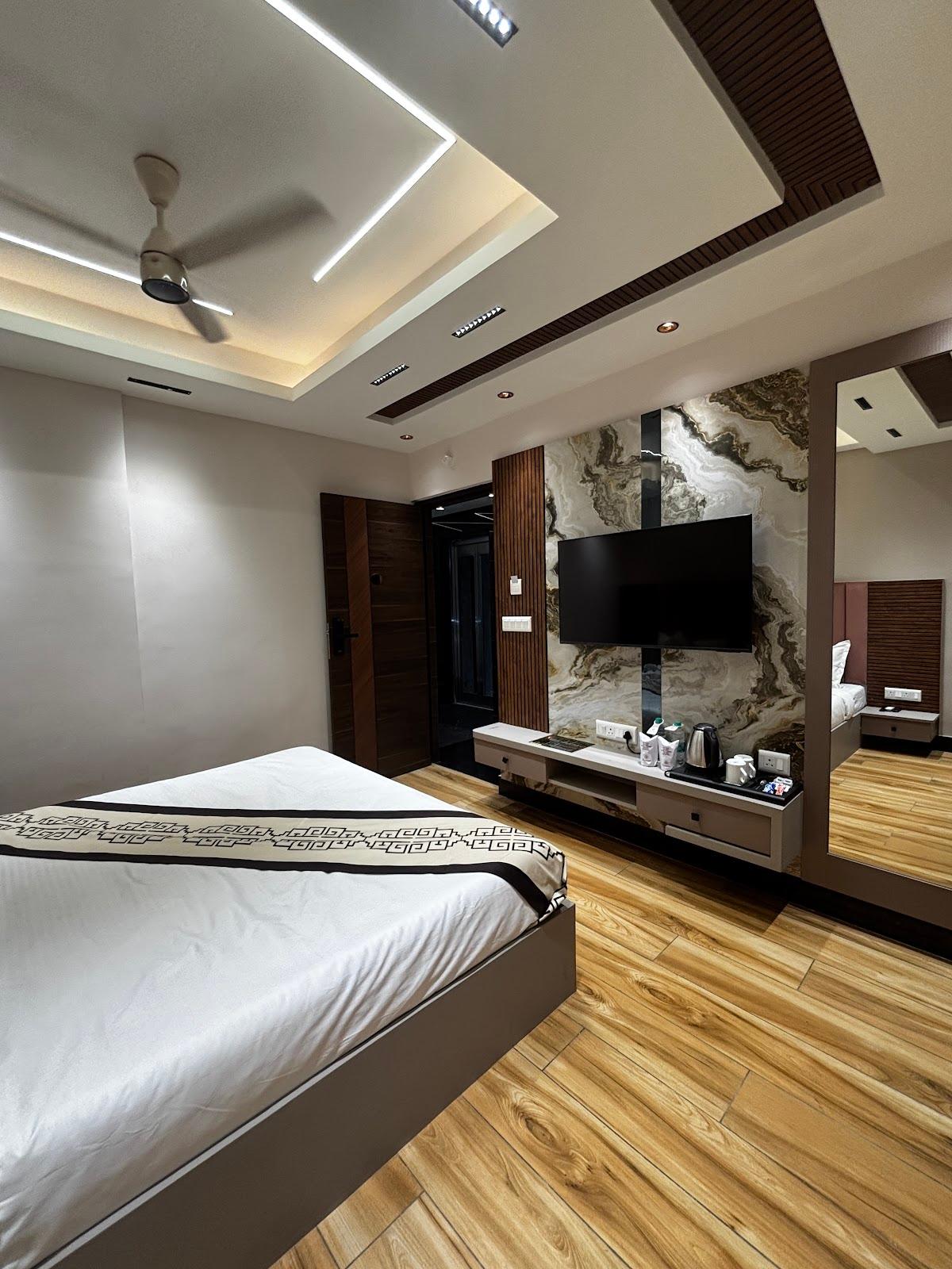 Hotel Meera International – photo 3