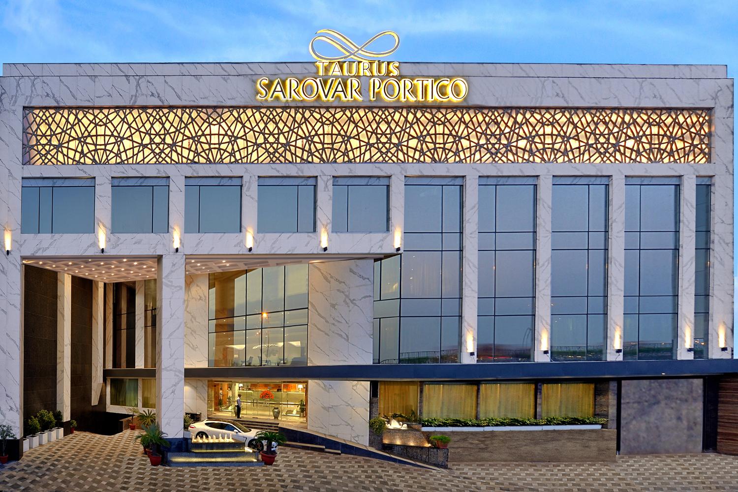 Taurus Sarovar Portico Hotel, New Delhi – photo 1
