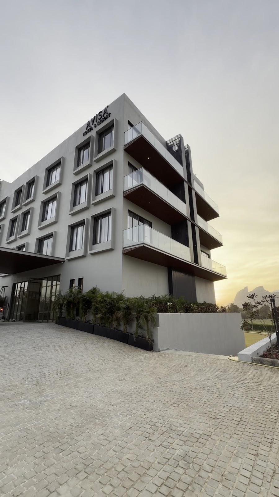 Avisa Hotel & Resort - Abu Road Luxury Pool & Mountain View – photo 2
