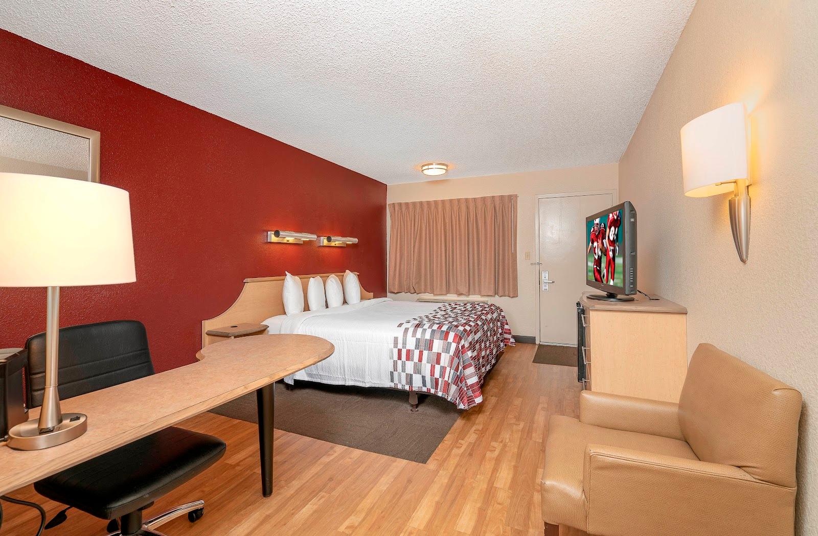 Red Roof Inn Edison – photo 2