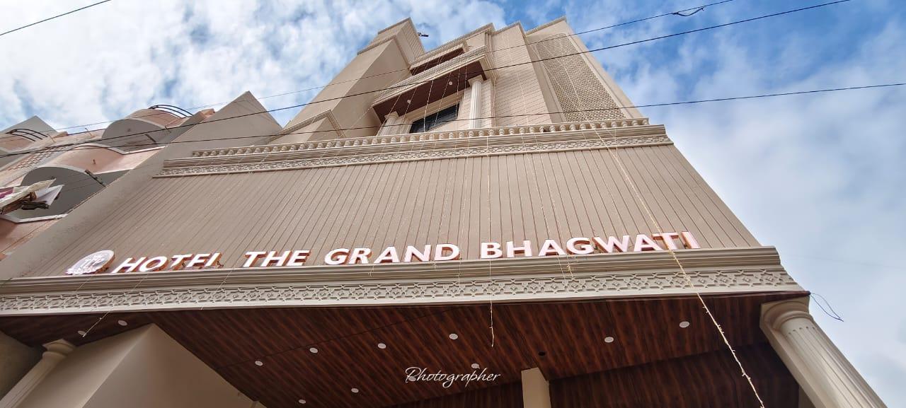 HOTEL THE GRAND BHAGWATI – photo 1