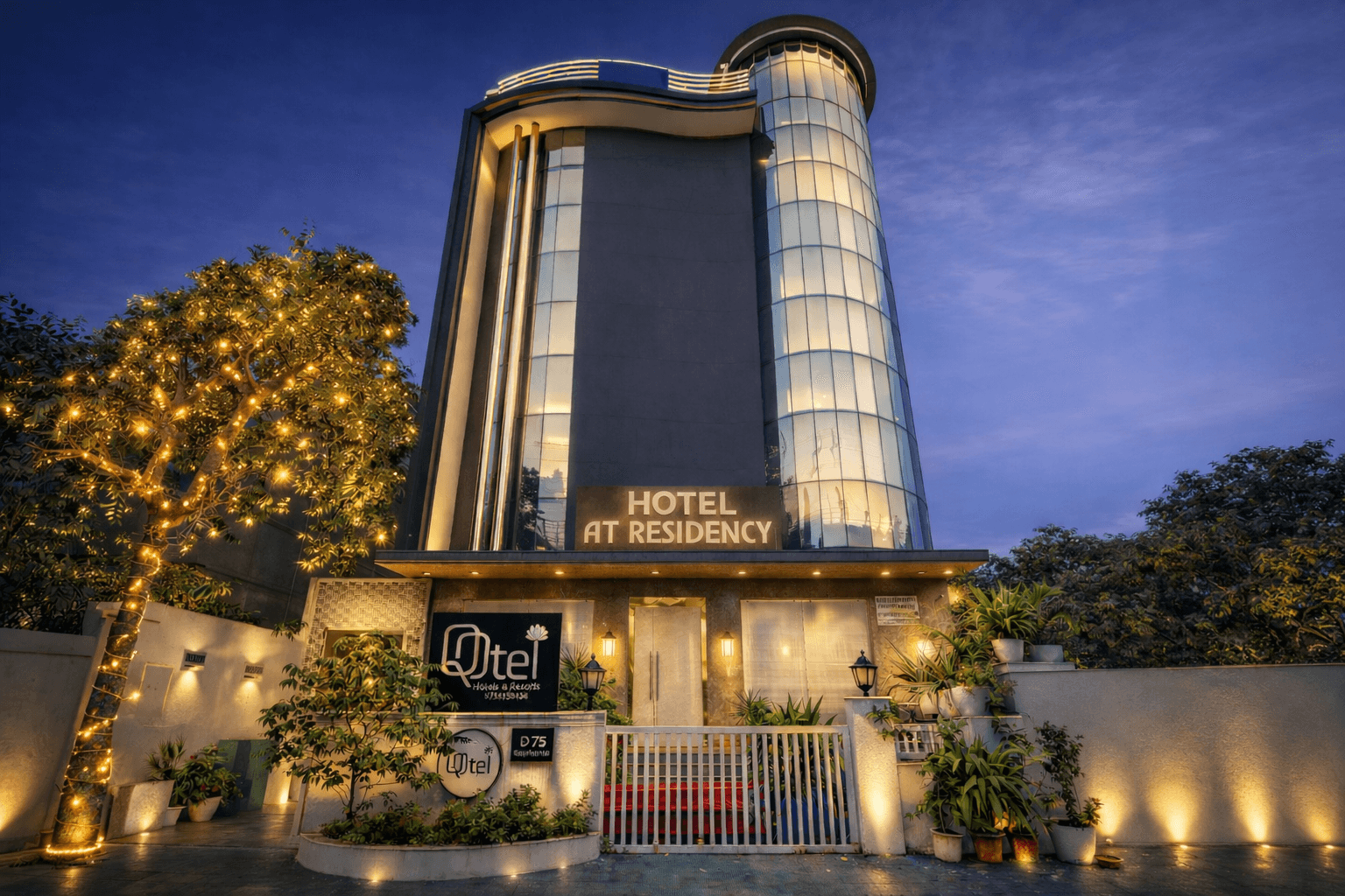 Qotel Comfort AT Residency Kaushambi – photo 1