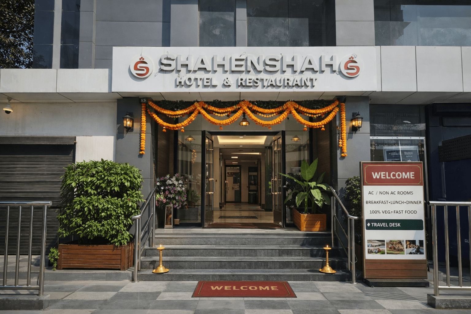 Shahenshah Hotel – photo 1