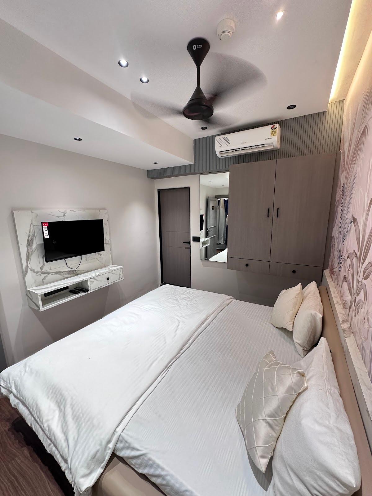 V Love hotel – photo 1