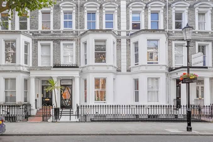 Bob W London Earl's Court – Philbeach Gardens – photo 1