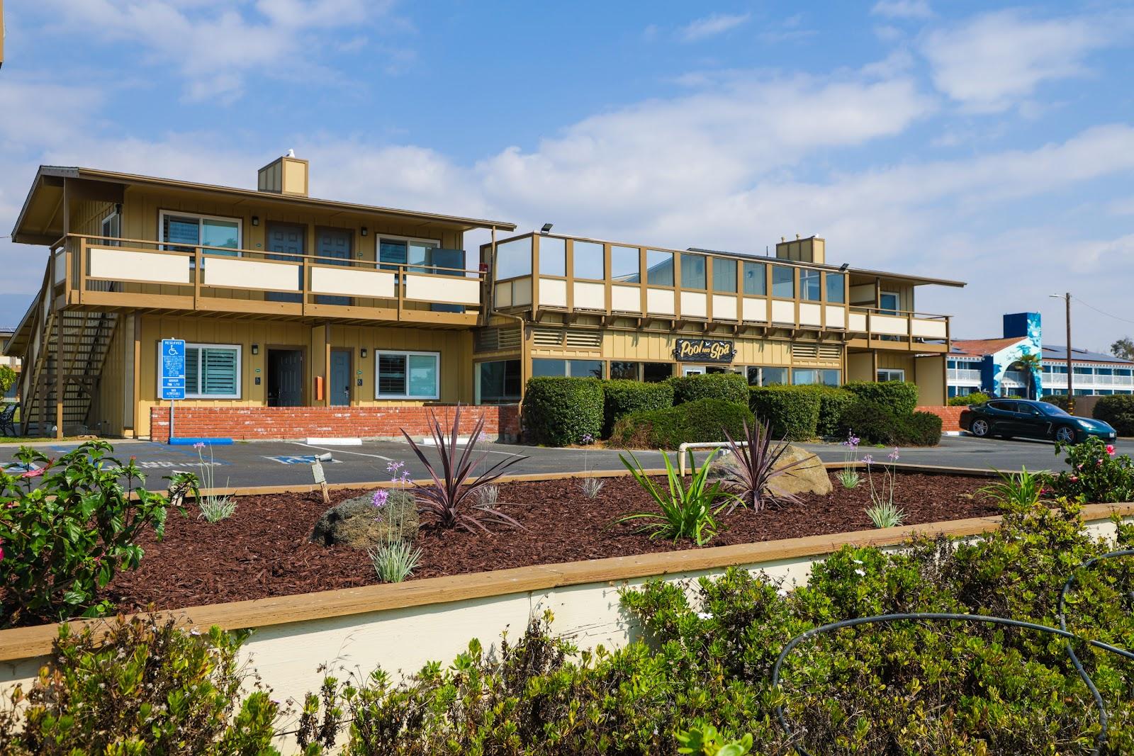 Silver Surf Motel – photo 1