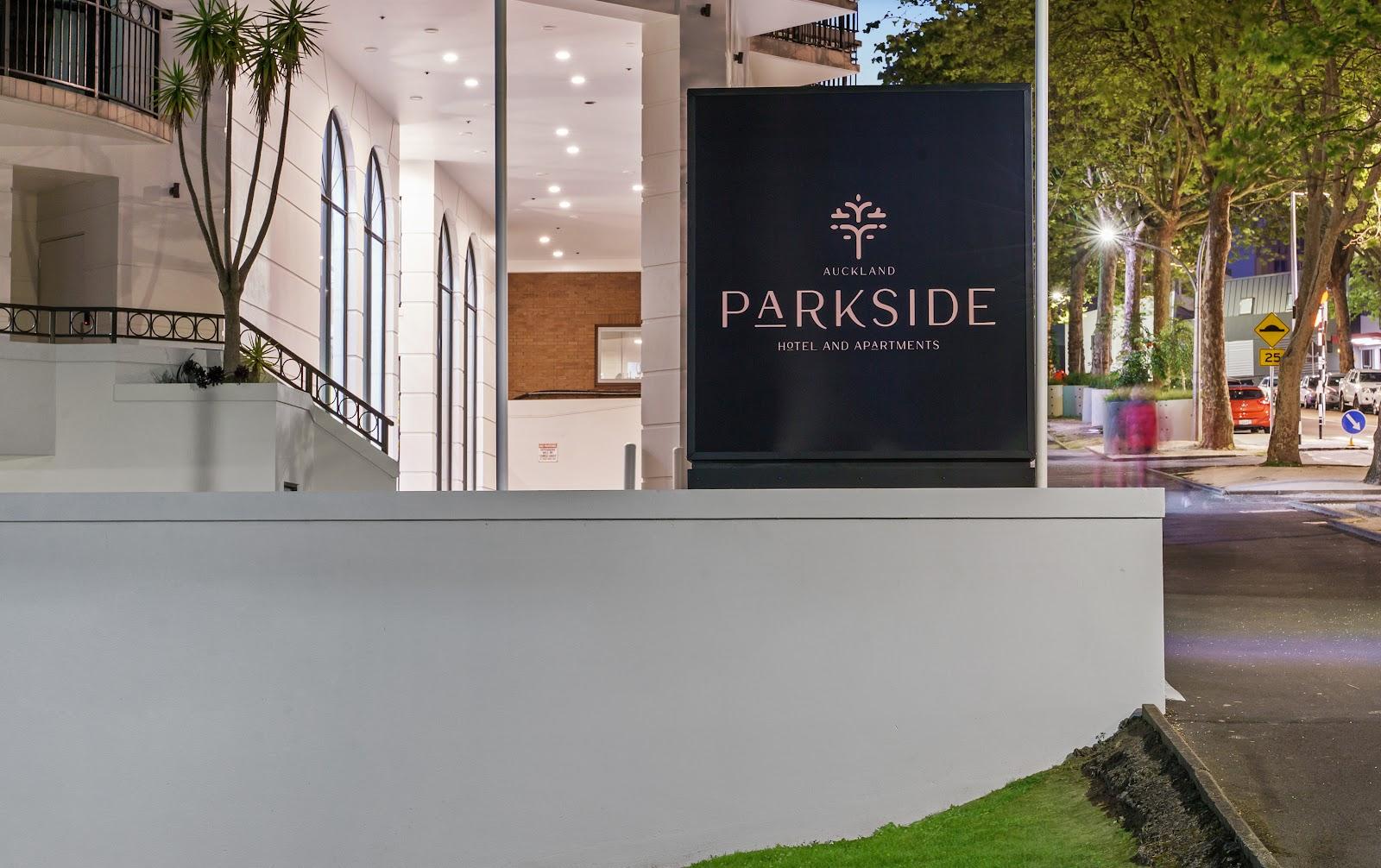 Parkside Hotel & Apartments