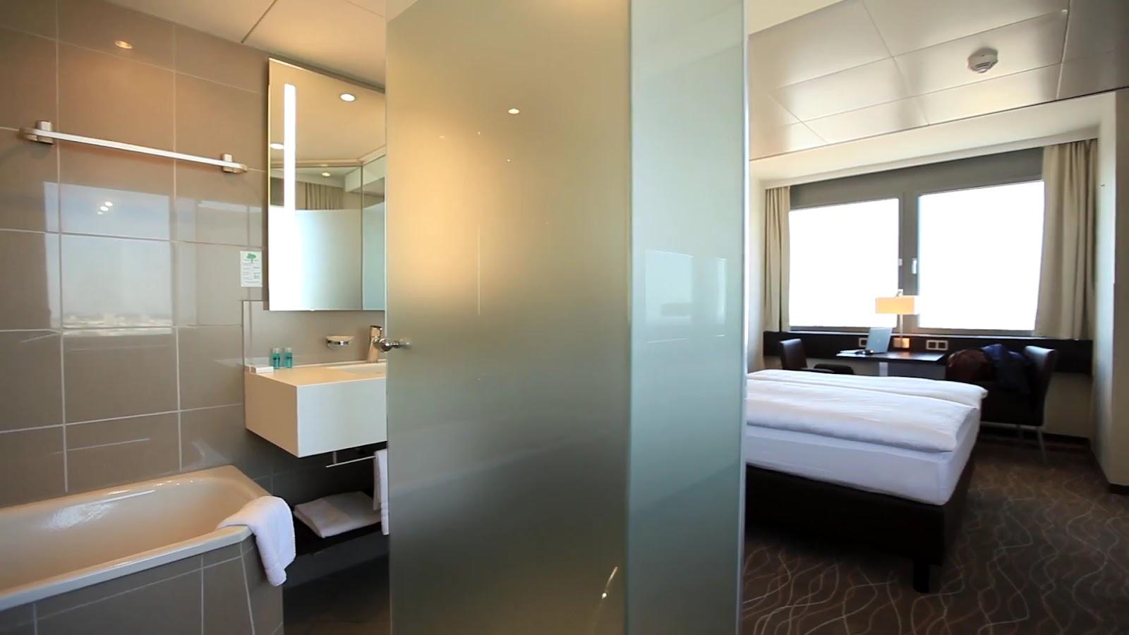 Park Inn by Radisson Berlin Alexanderplatz – photo 3