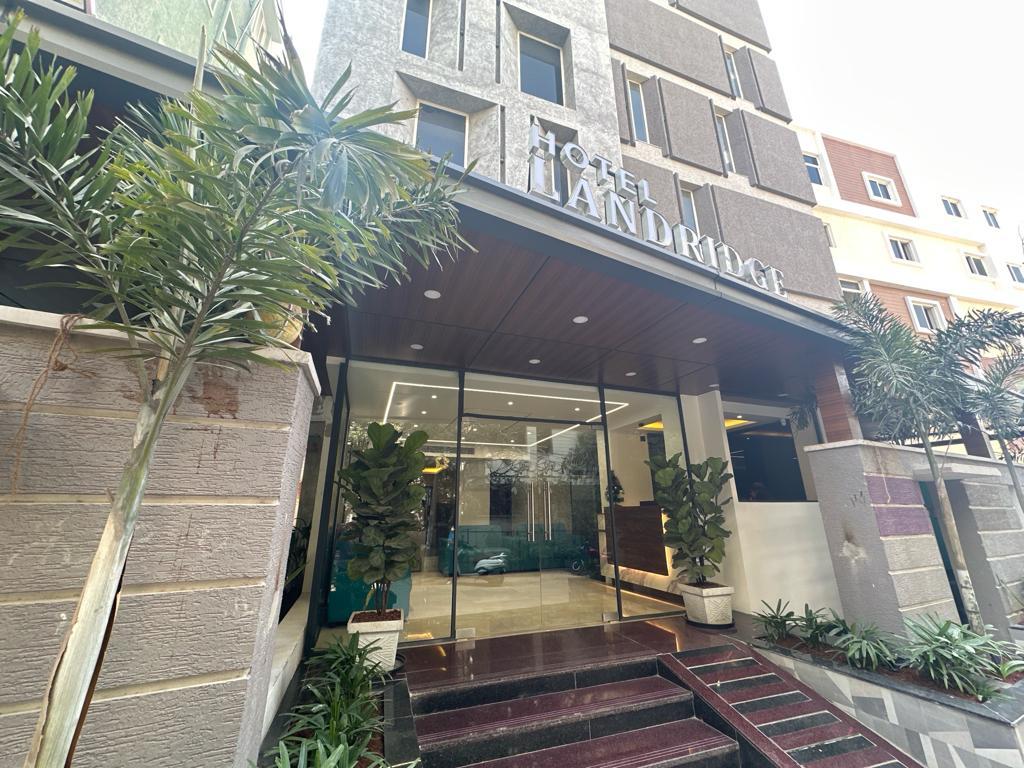Hotel Landridge - Hitech City, Hyderabad l Hotels Near Mind Space IT Park & Knowledge City – photo 1