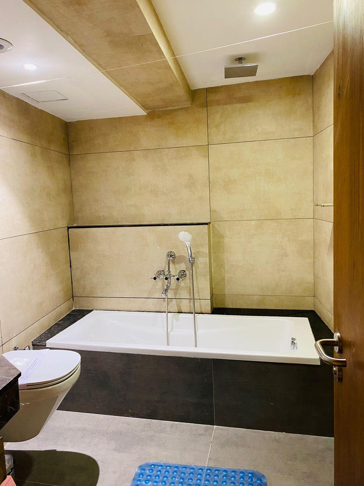 Royal Plaza Suites by RAK Rooms – photo 4