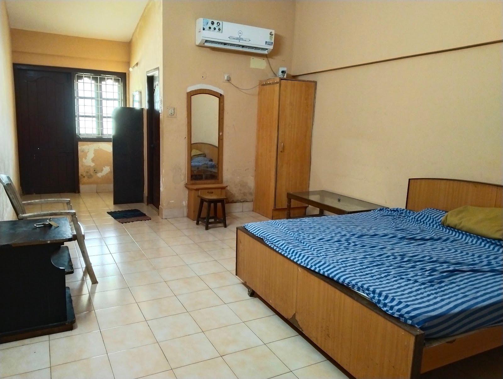 Mookambika Temple Guest House, Dormitory – photo 4