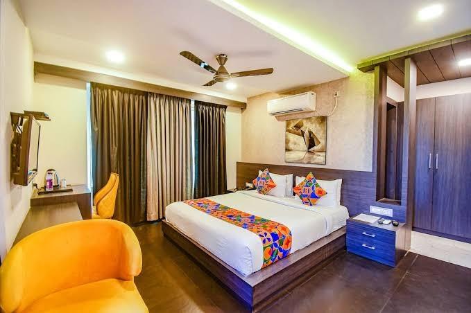 FabHotel Prime Karims - Deluxe Room – photo 2