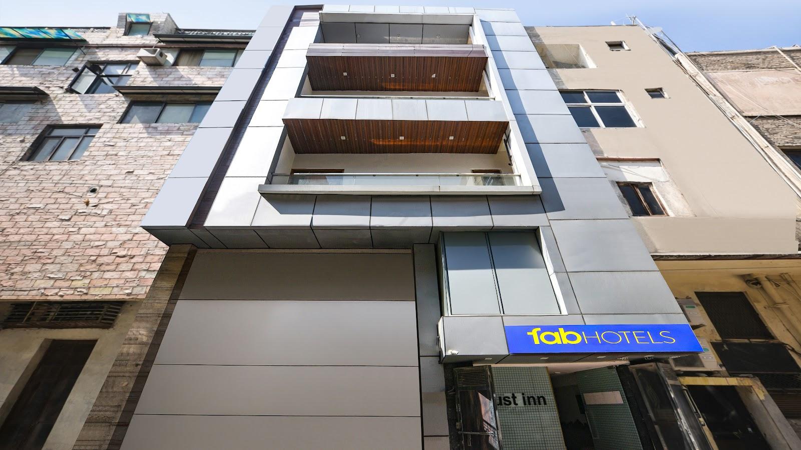 FabHotel Just Inn