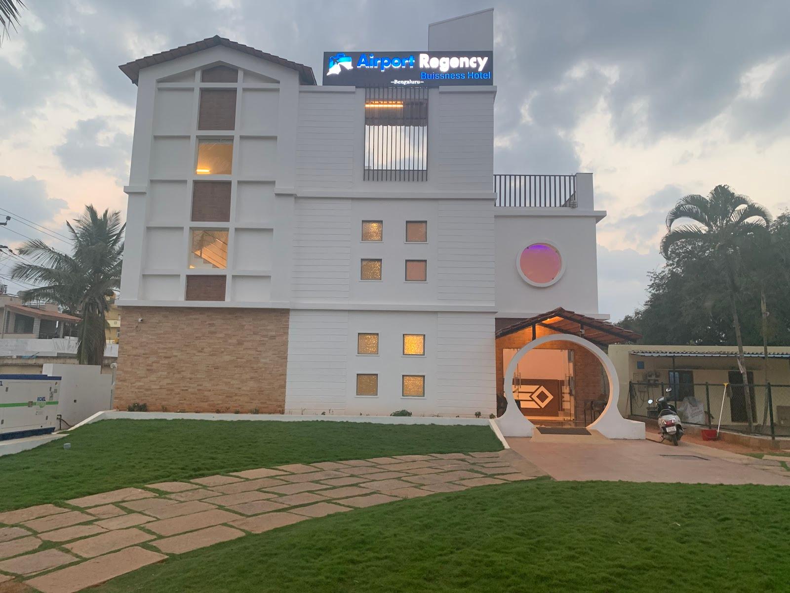 Airport Regency – photo 1
