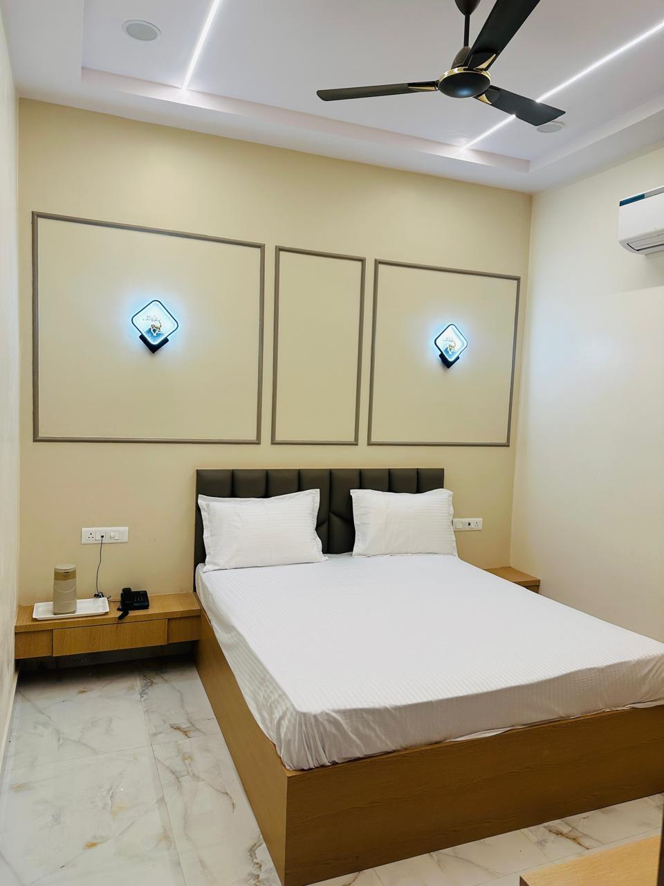 Radha Raman Inn – photo 1