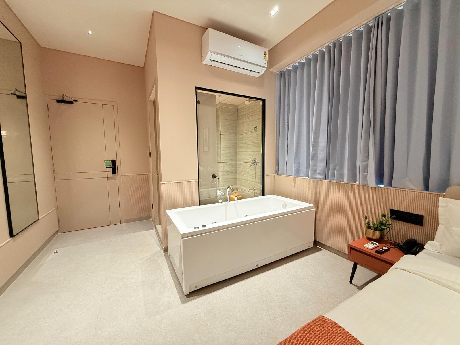 Hotel Fun Regency – photo 4