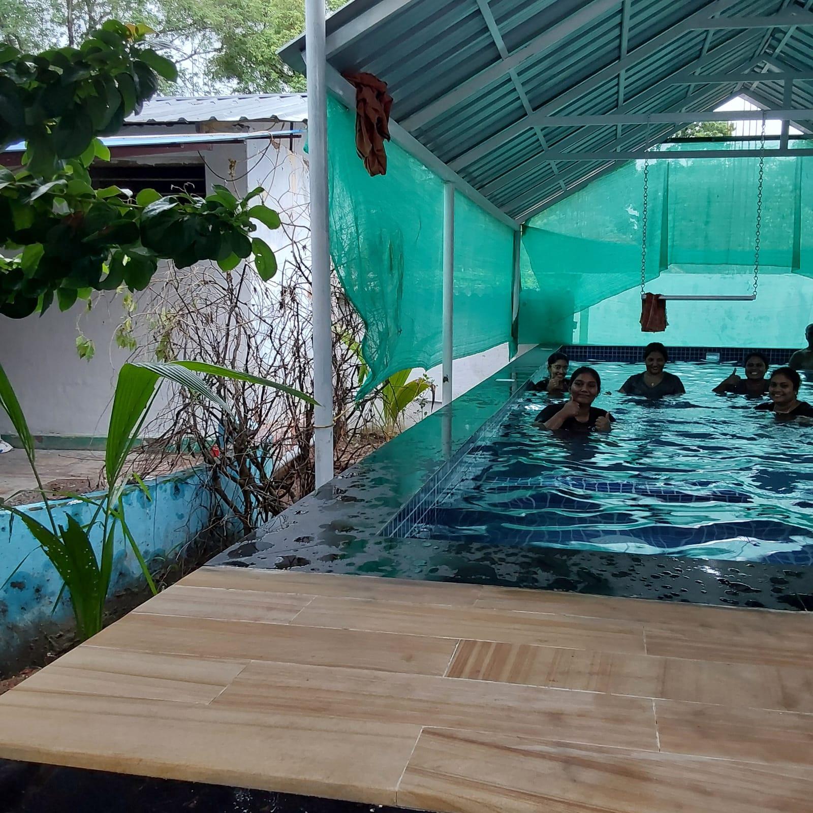 Johnson's Homestay with Pool & Eco houseboat near town beach – photo 4