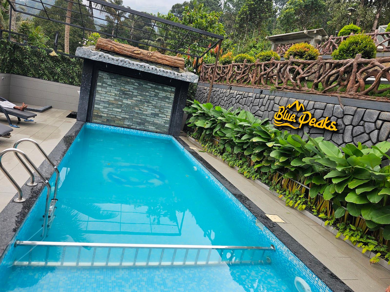 Blue Peaks Holidays Swimming Pool Cottage Munnar – photo 2