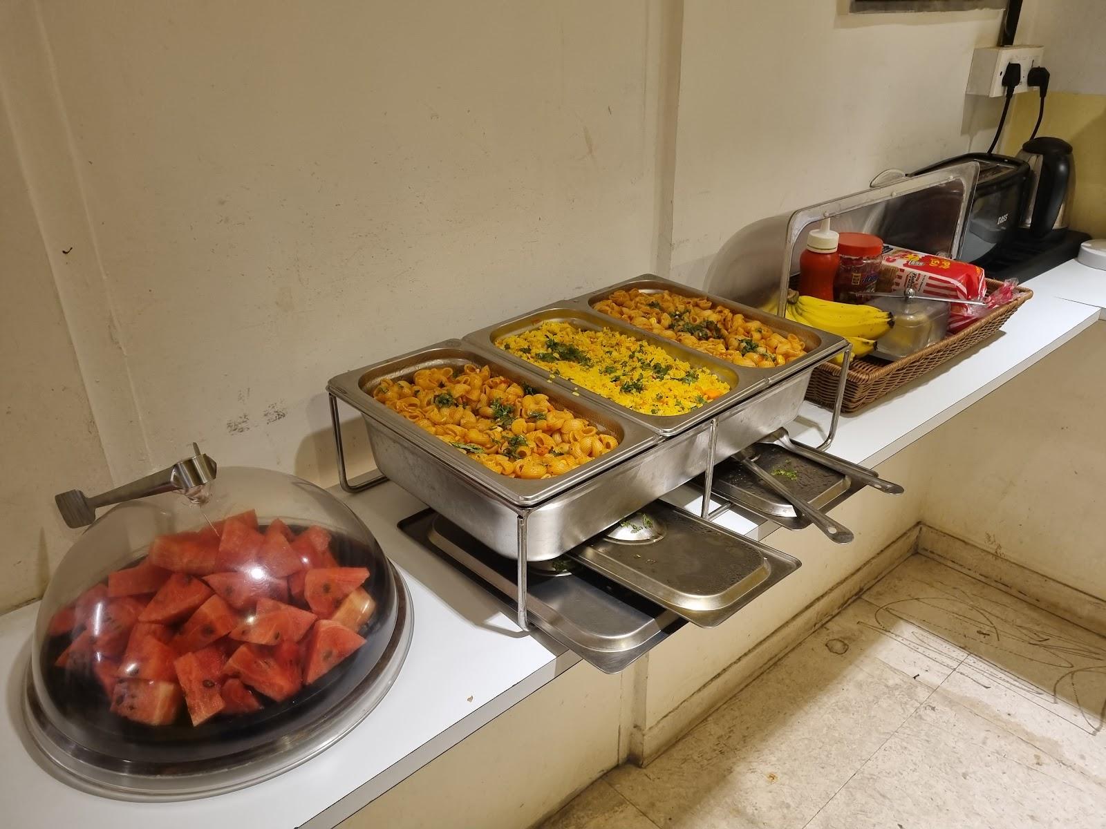 Locomo Hostel Express - Stay | Work | Eat – photo 2
