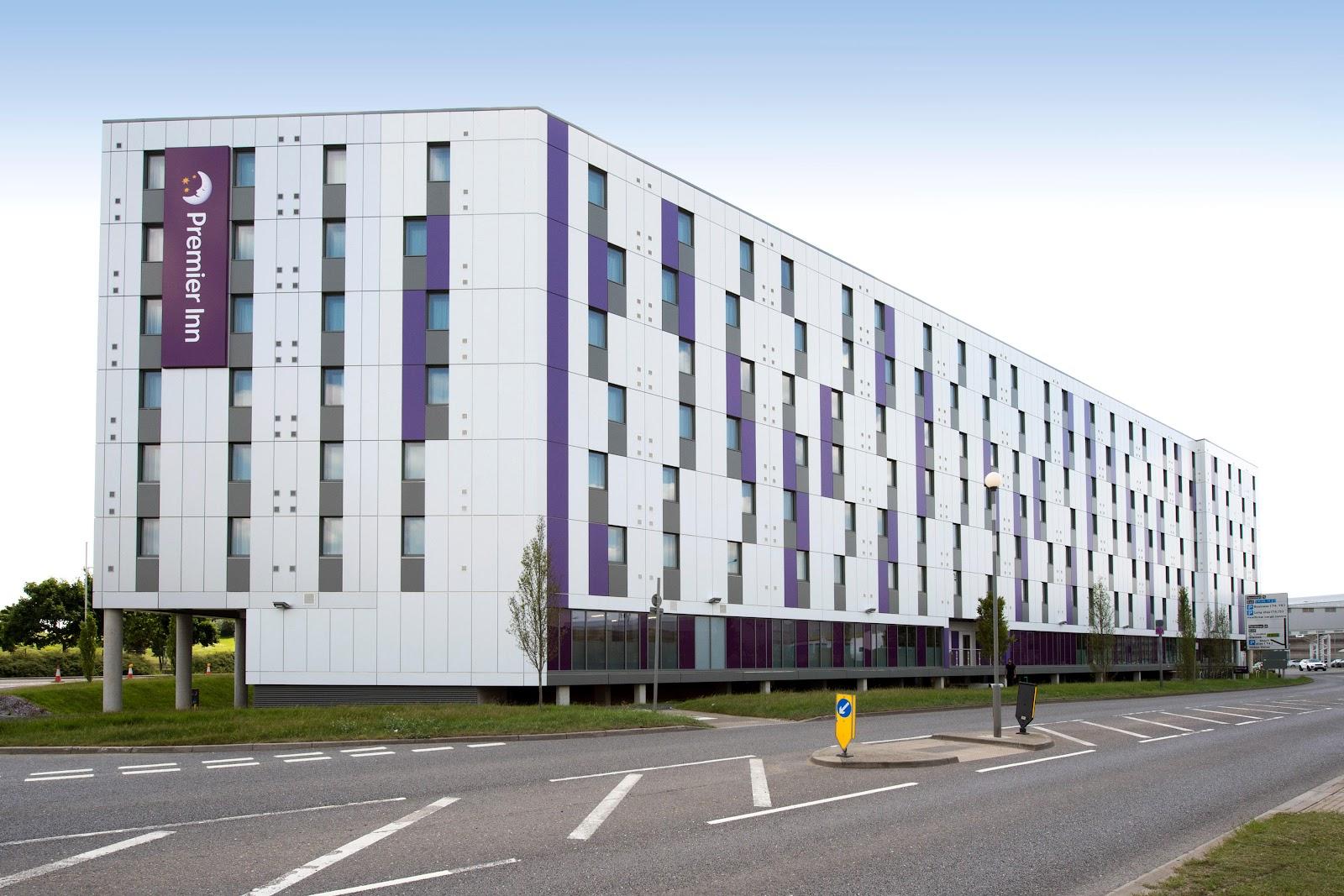 Premier Inn London Heathrow Airport Terminal 4 hotel – photo 1