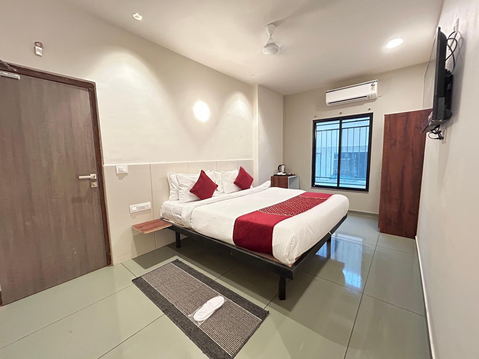 SwagStay Hotel Riviera Grand – photo 1