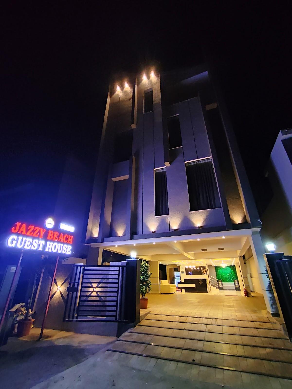 Jazzy Beach Guest House – photo 1