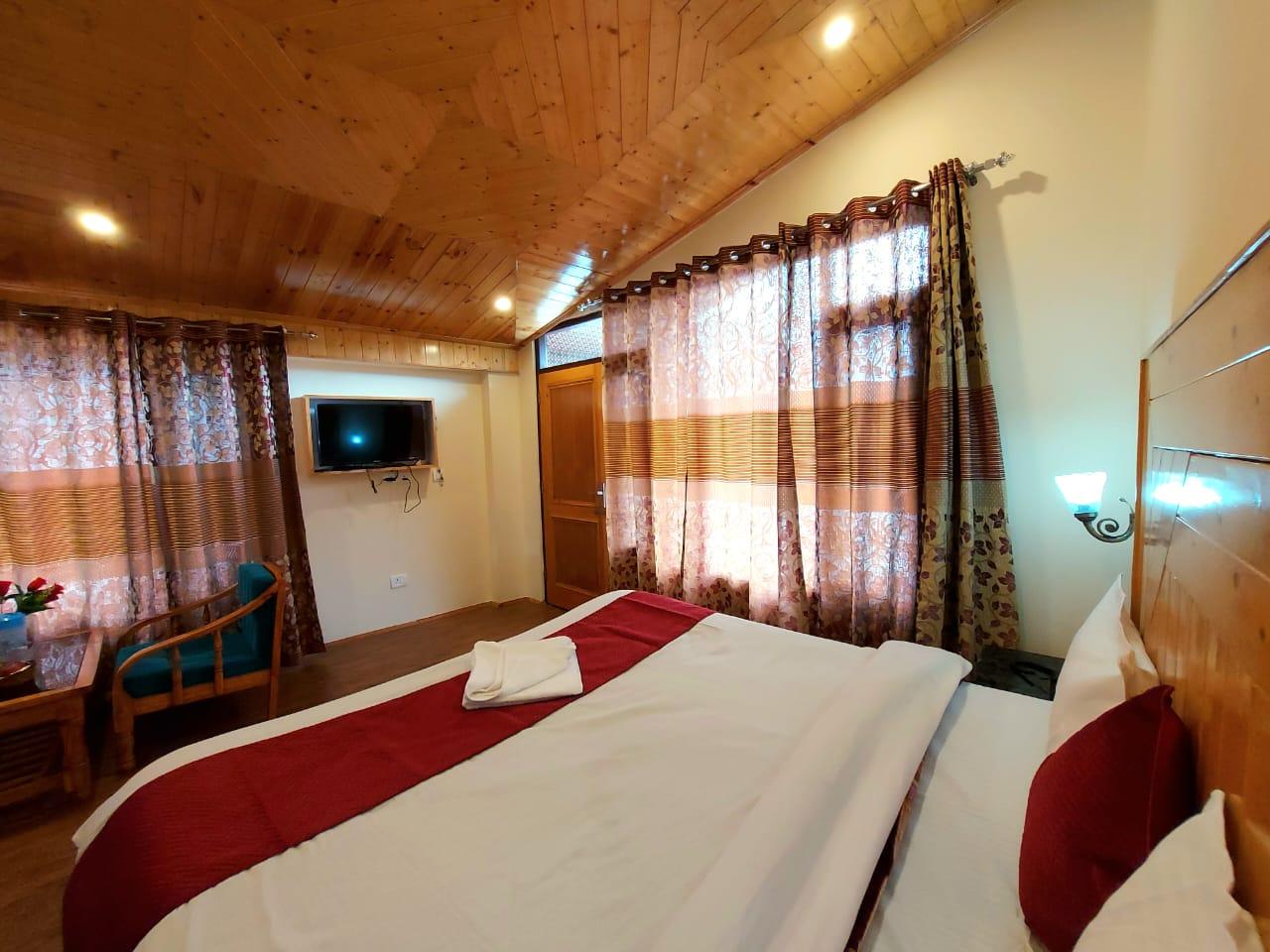 Hotel Royal Hills Manali (Kullu Manali Summer Packages 2025) – photo 4