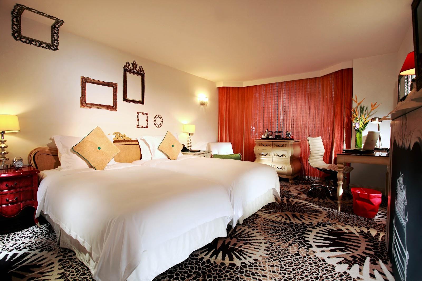The Luxe Manor – photo 1
