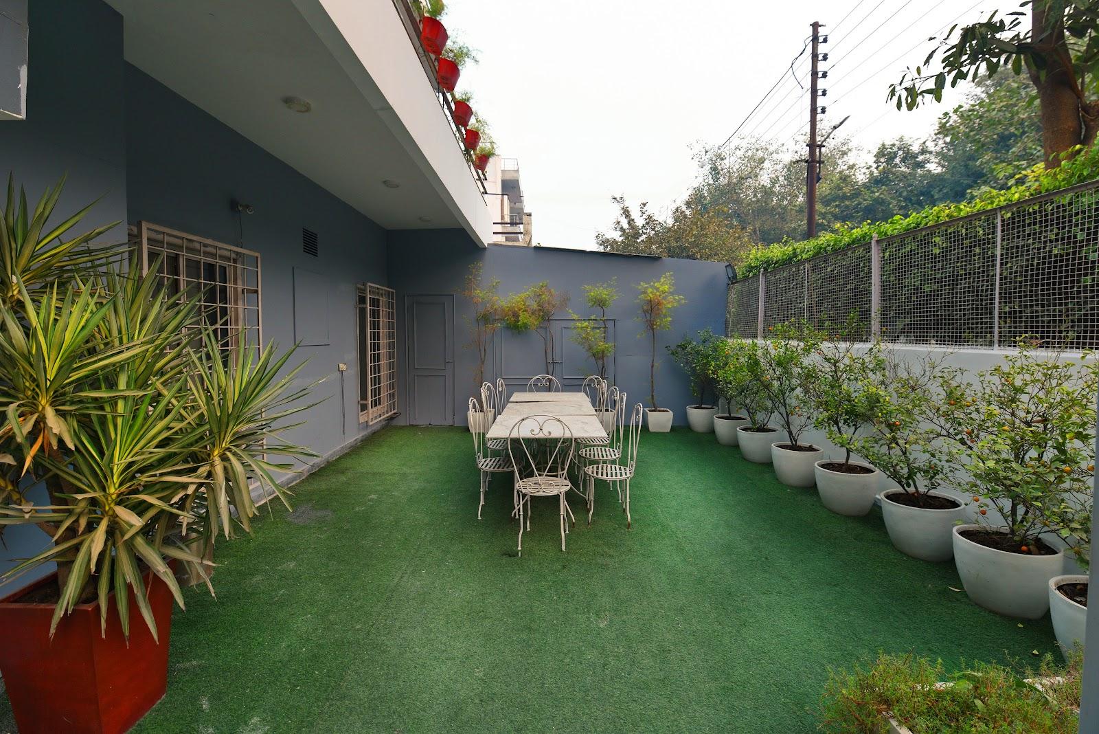 Divine Inn Couple Friendly Hotel near Sector 51 Metro Station – photo 2