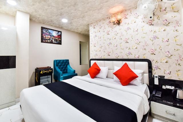 OYO Queens Hub Hotel – photo 4