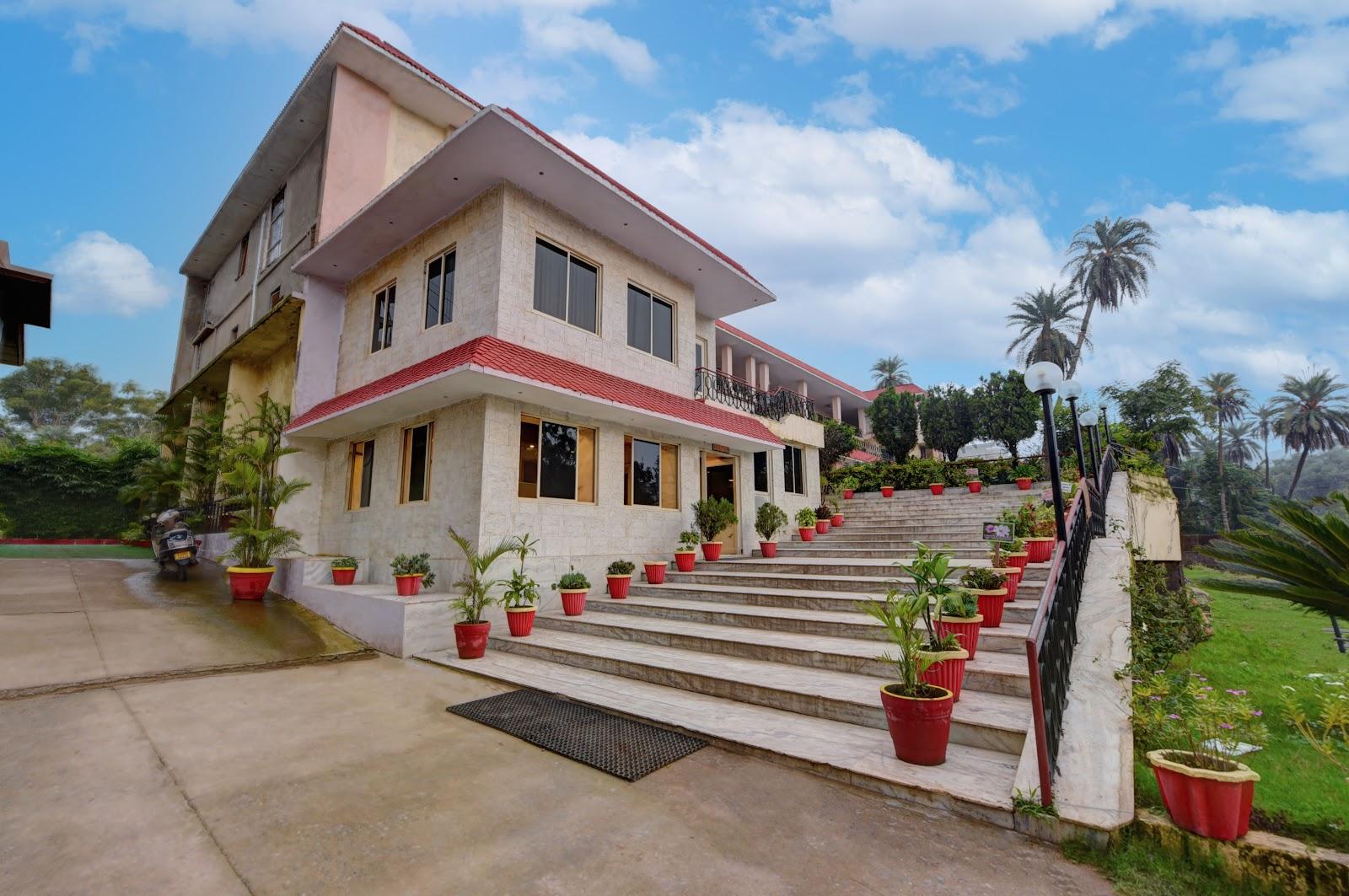 Hotel Dev Residency Mount Abu (500mtr From Nakki Lake) – photo 1