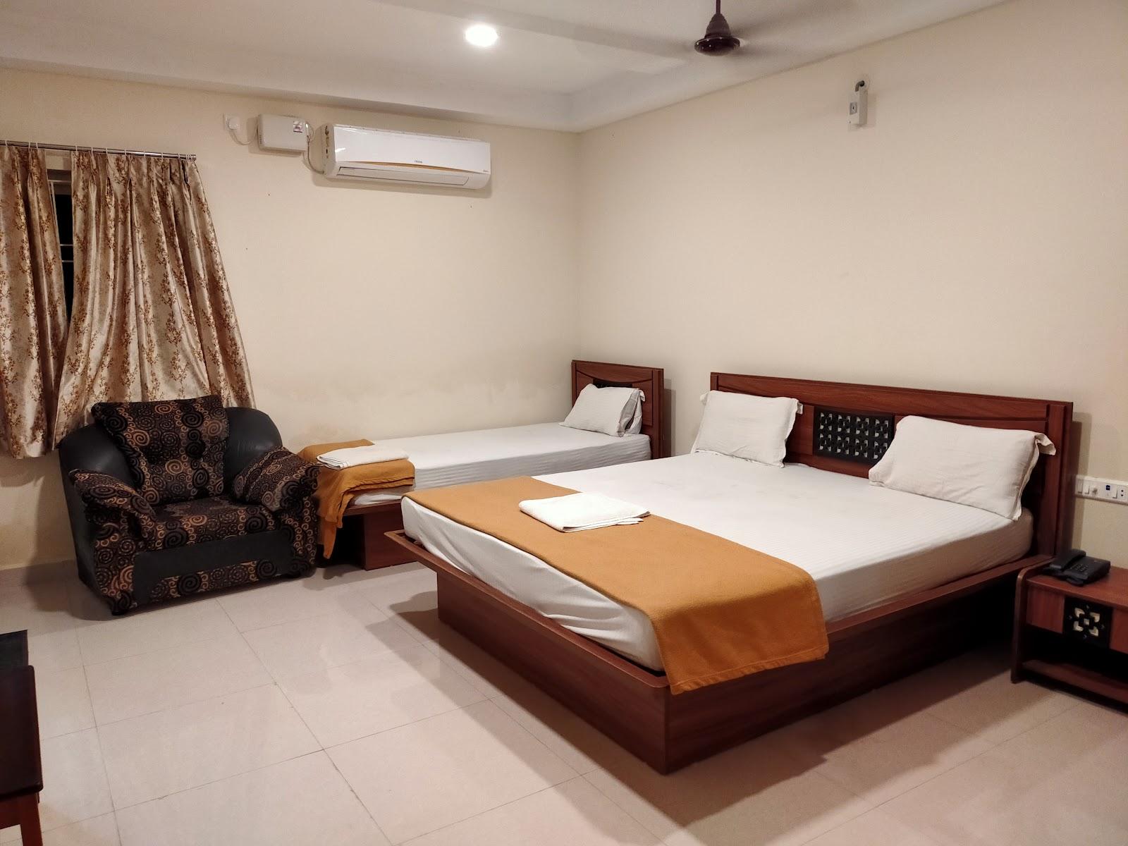 Hotel Santhosh Inn – photo 3