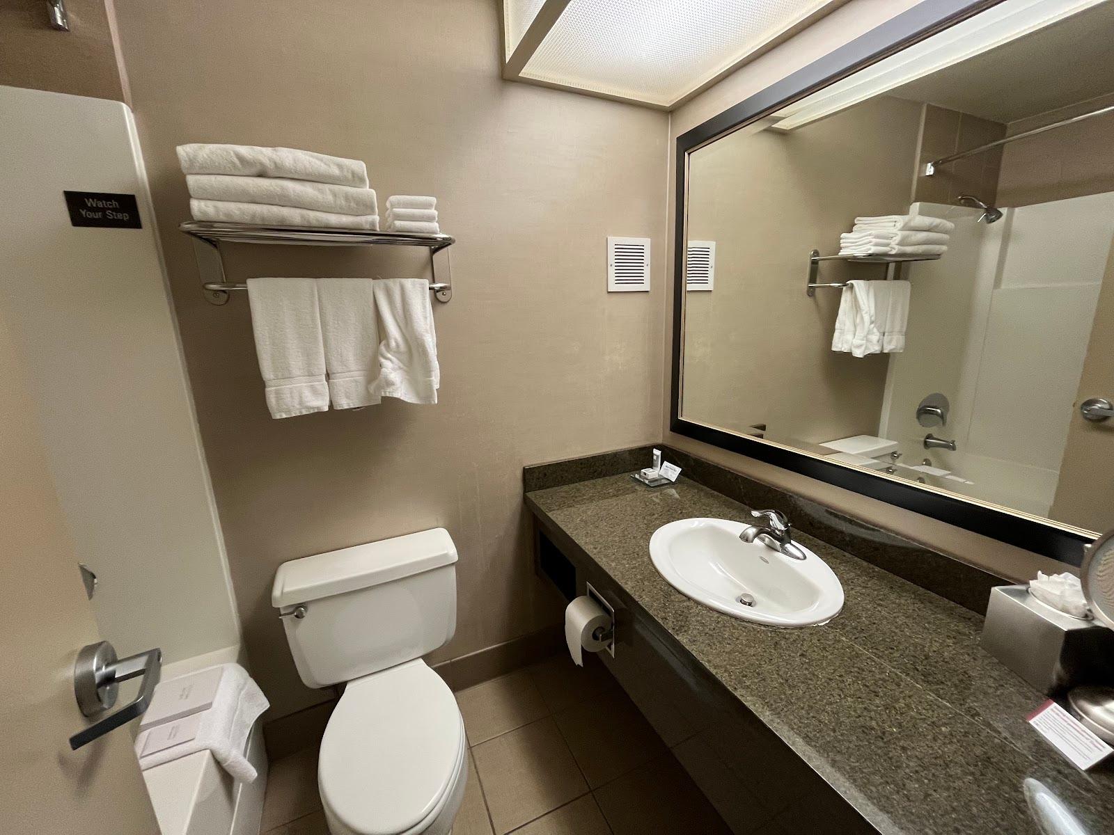 USC Hotel – photo 4