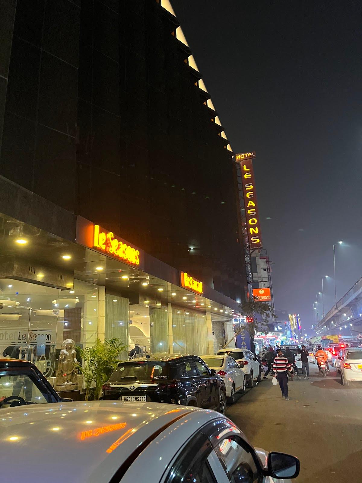 Mahipalpur – photo 1