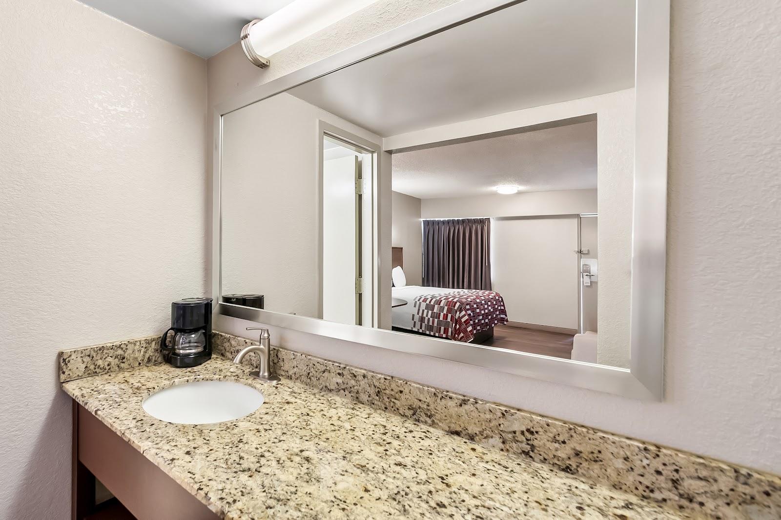 Red Roof Inn Washington, DC – photo 3