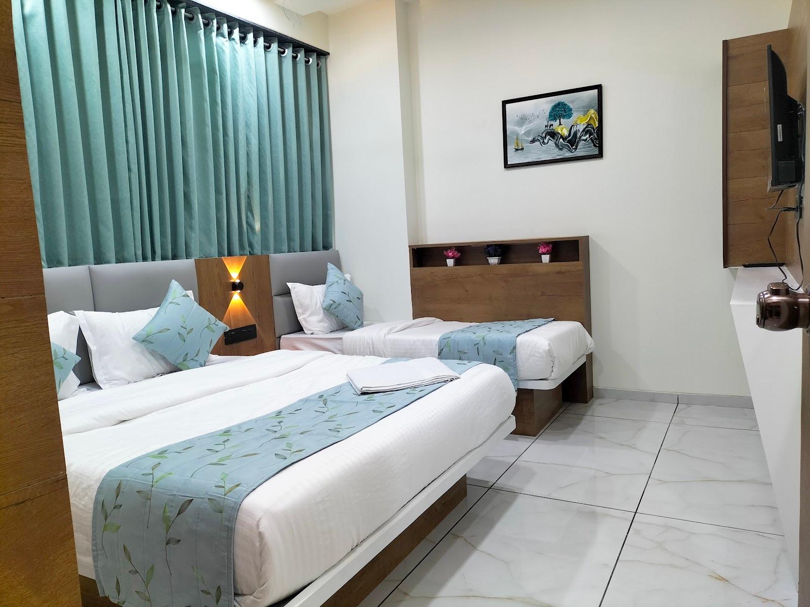 Hotel Paris Plaza – photo 1