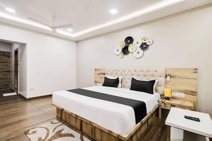 Super Townhouse Oak PTC MG Road – photo 1