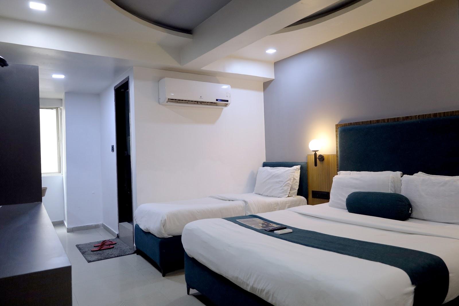 Hotel Gold Leaf - Hotel in SG Highway, Ahmedabad – photo 1