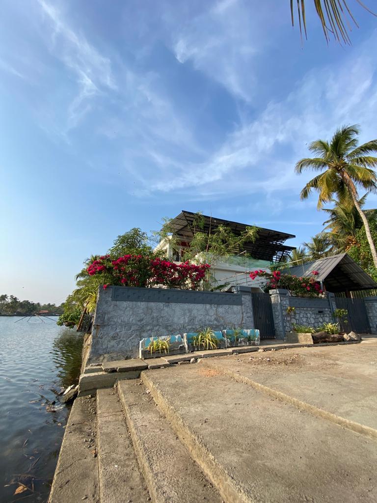 Parudeesa : The Lakeview Resort – photo 1