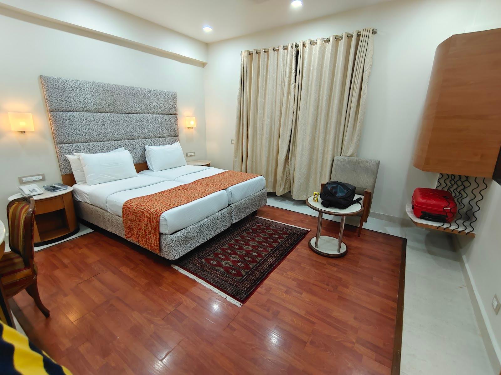 Astoria Hotel – photo 3