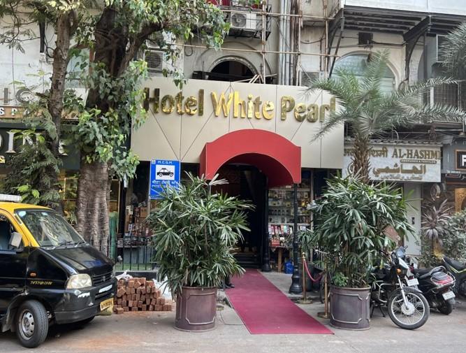 White Pearl Hotel Colaba – photo 1