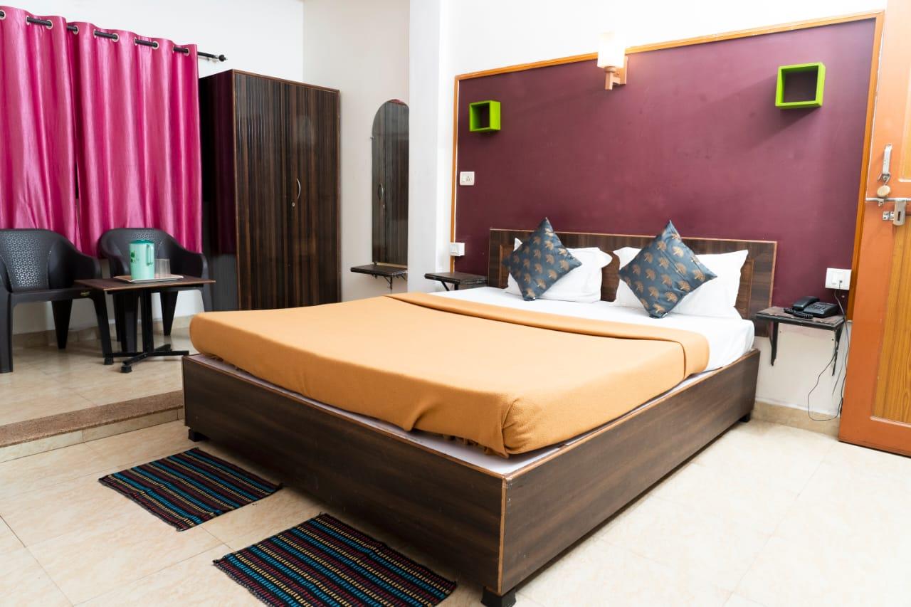 Bliss Holiday Inn – photo 3