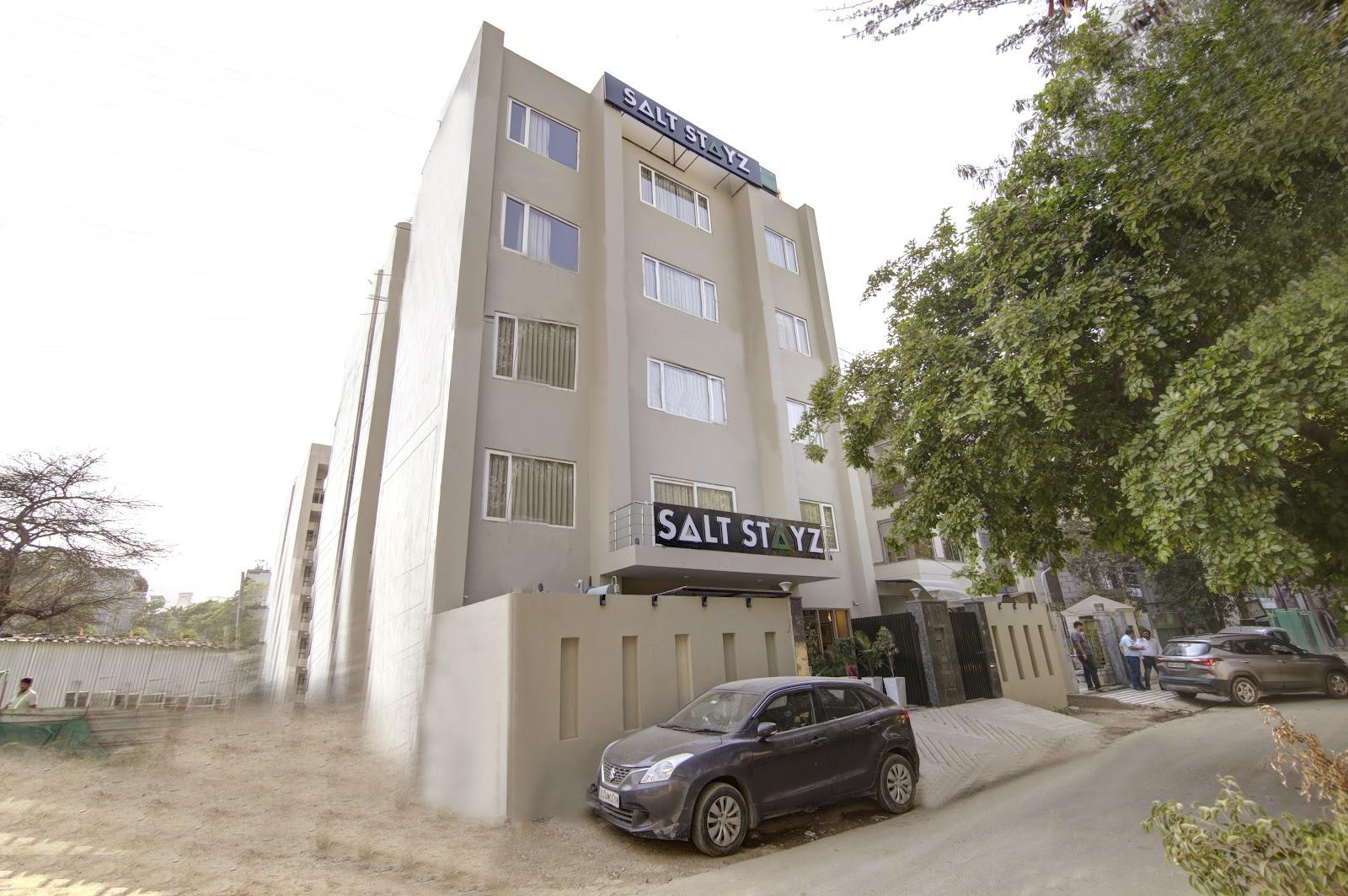 Saltstayz Select Sector 27 - Golf Course Road – photo 1