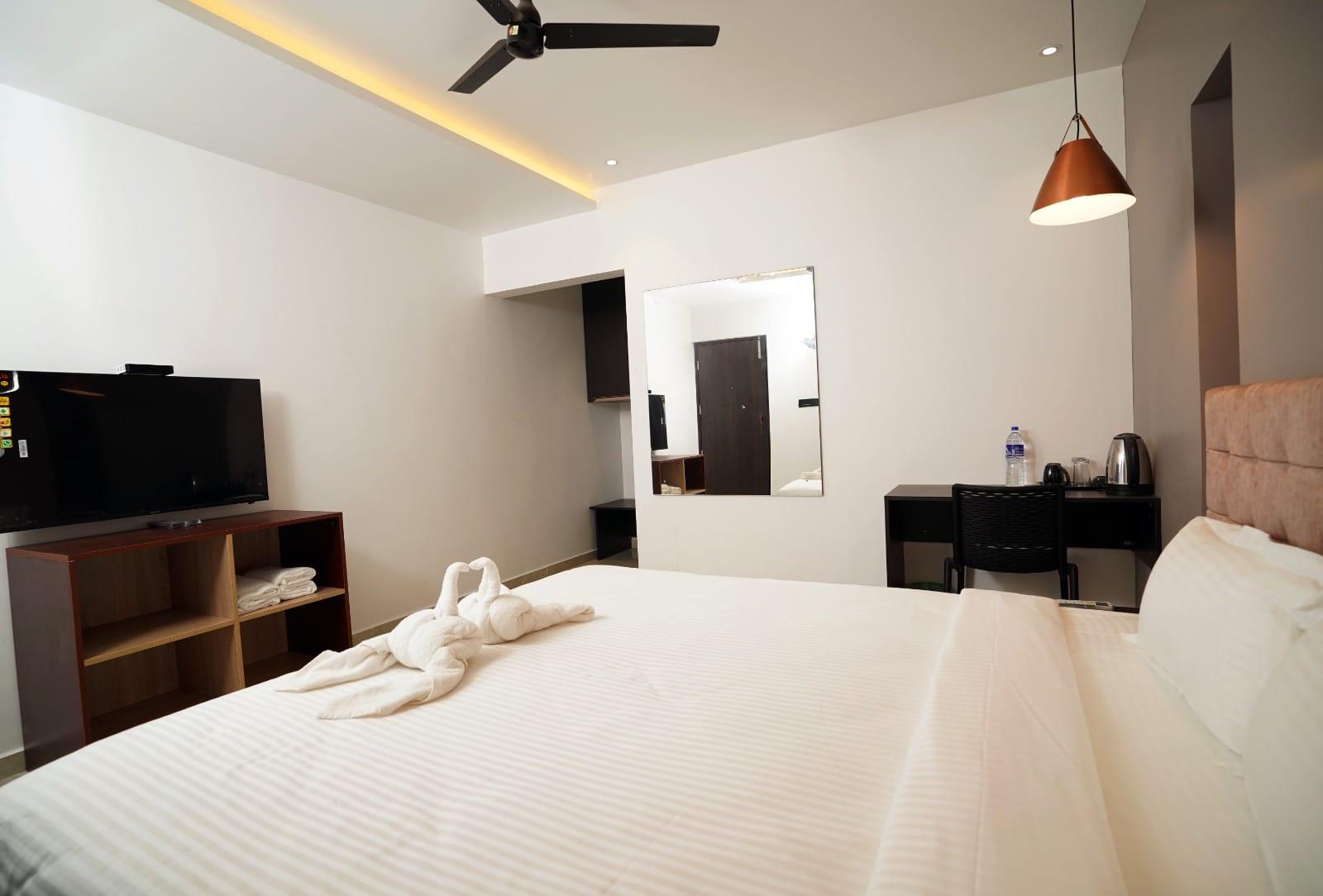 7 THE BUSINESS HOTEL – photo 4