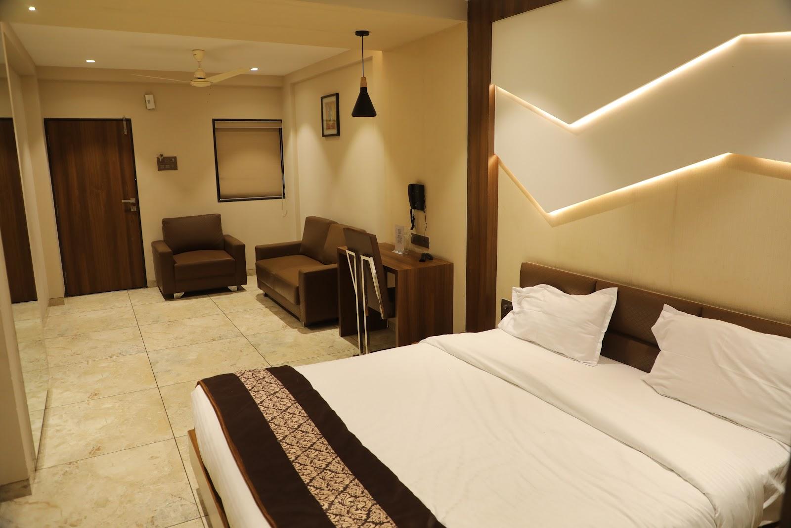 J D Hotel & Guest House – photo 3