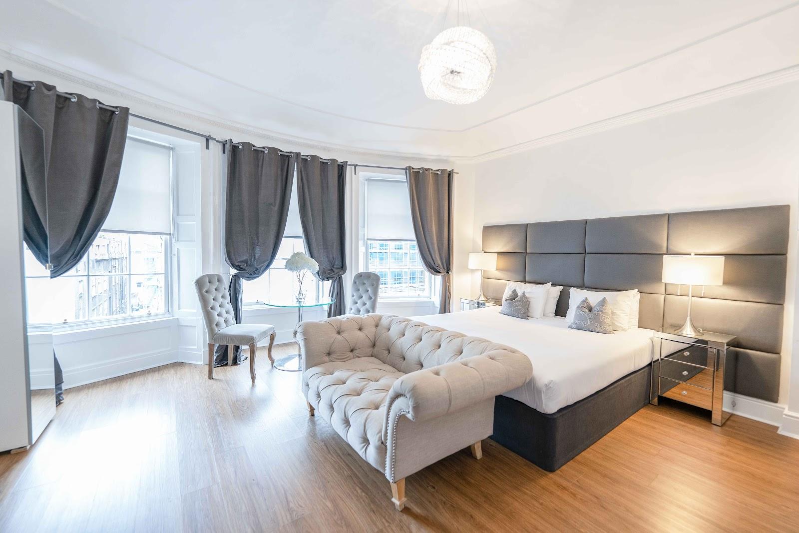 Edinburgh Castle Apartments & Suites – photo 3